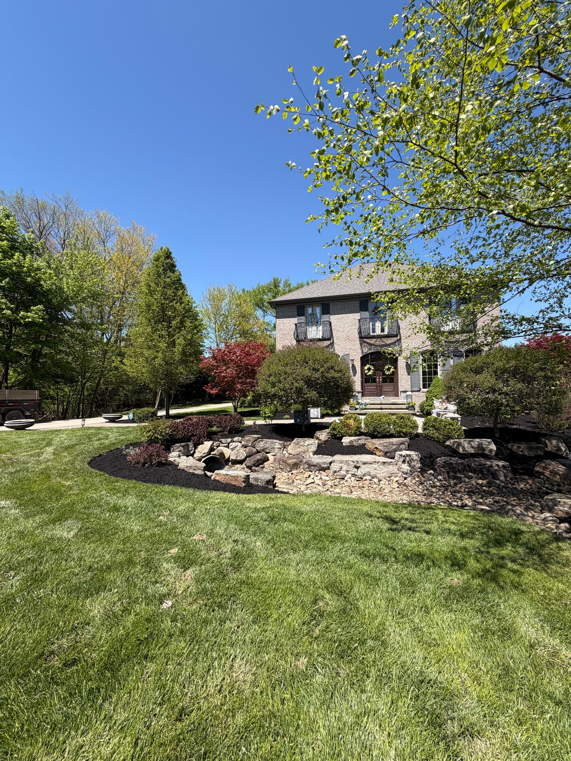 Gallery photos for Spring Cleanup, Shrub Trimming and Mulching in Chagrin Falls: Image #1