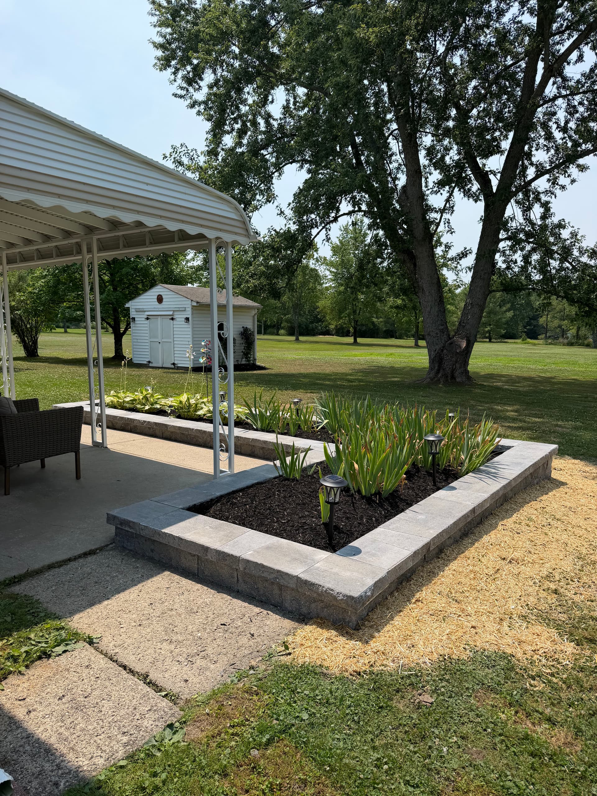 Gallery photos for Raised Flower Bed Retaining Walls That Keep Everything in Place: Image #3