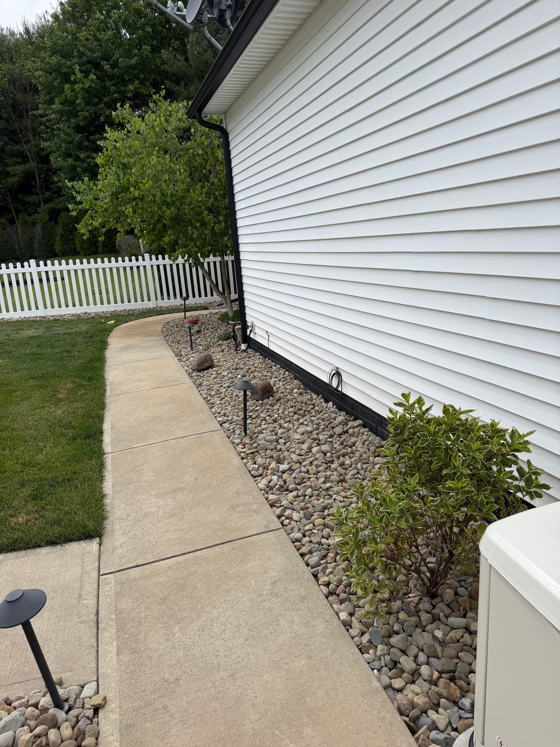 Gallery photos for Rock Install and Planting Beds Done Right in Garrettsville: Image #5