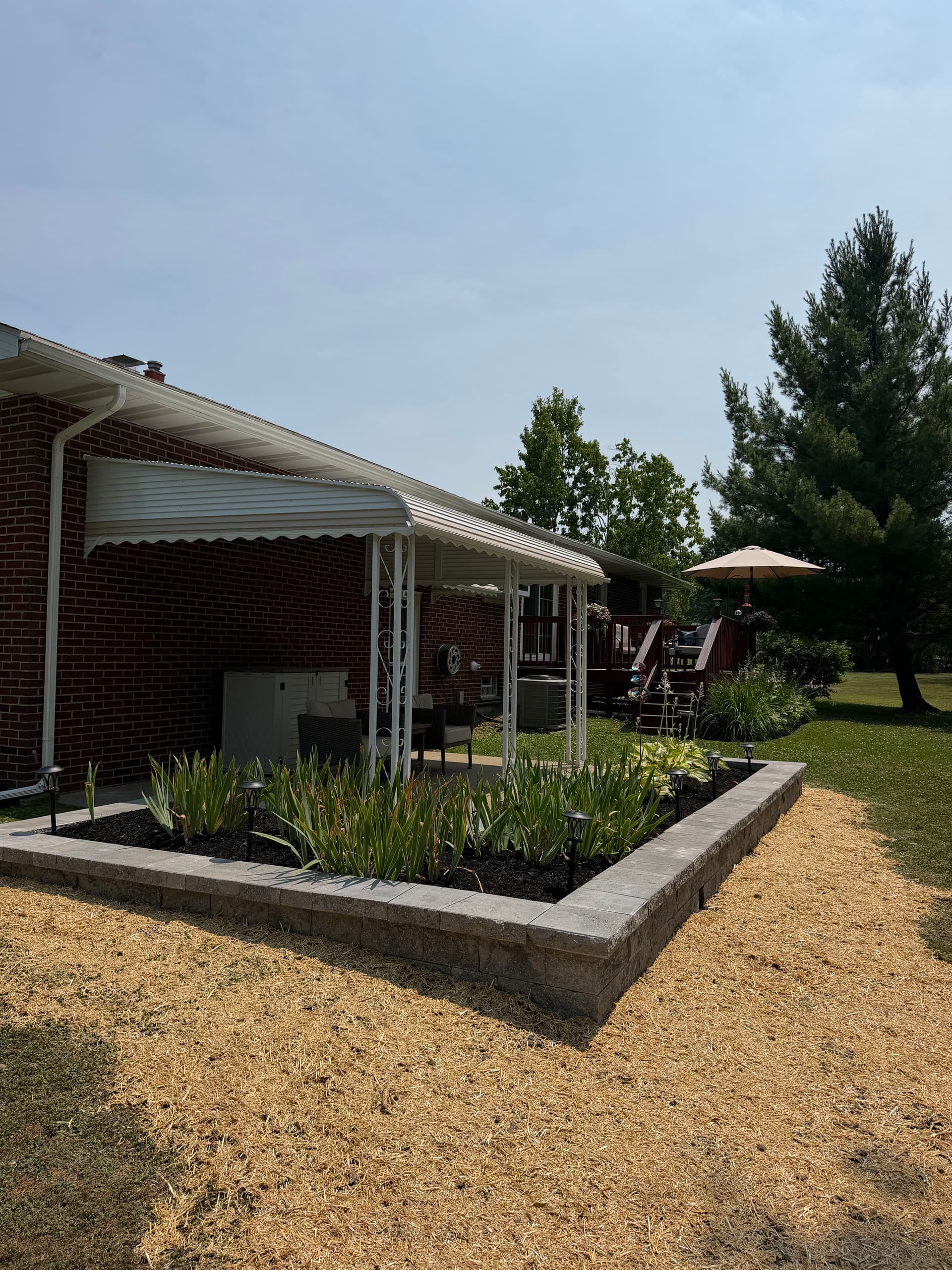 Gallery photos for Raised Flower Bed Retaining Walls That Keep Everything in Place: Image #2